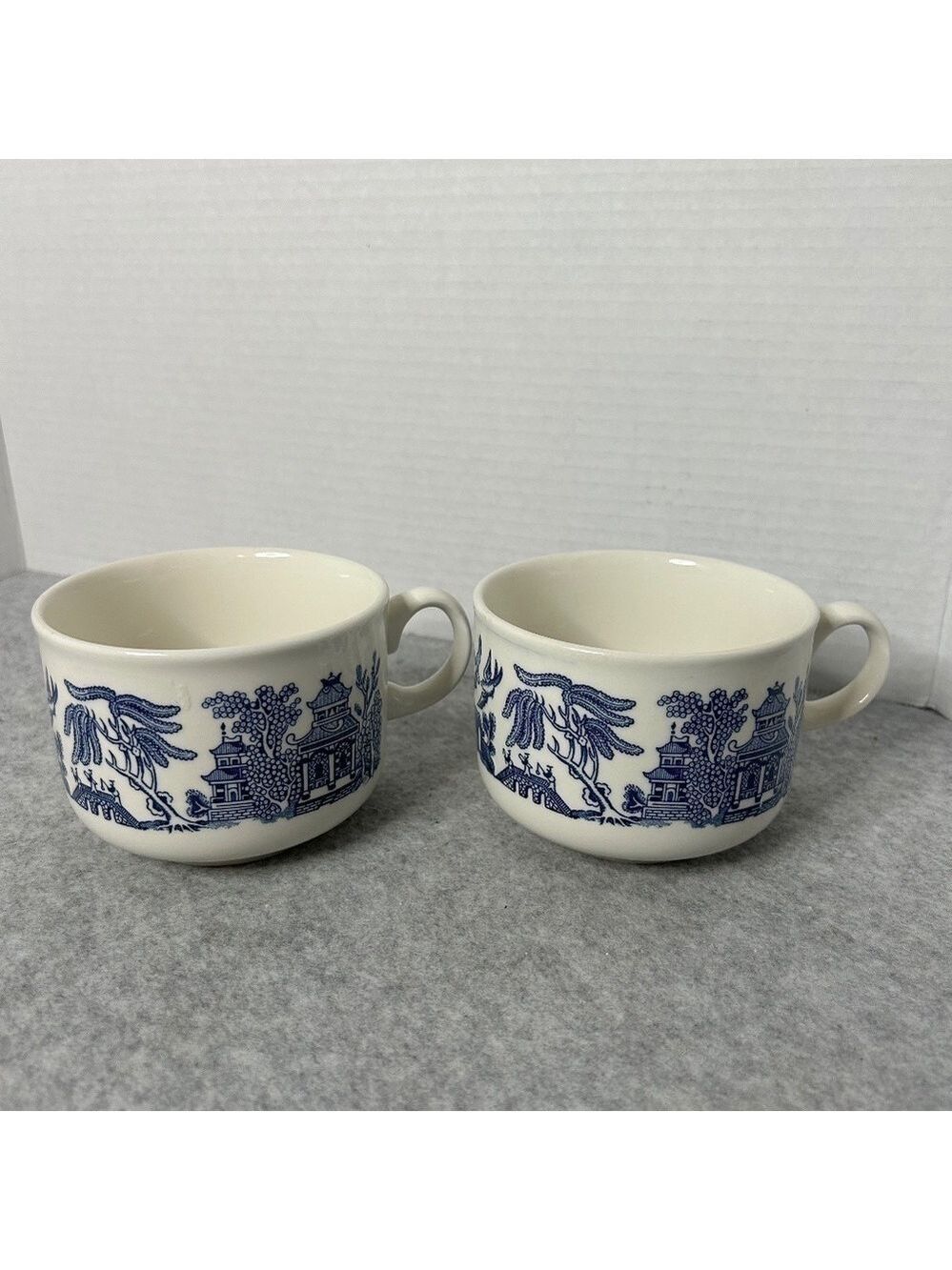 Vintage Ceramic Churchill England Set of 2 Mugs 5x2.5".